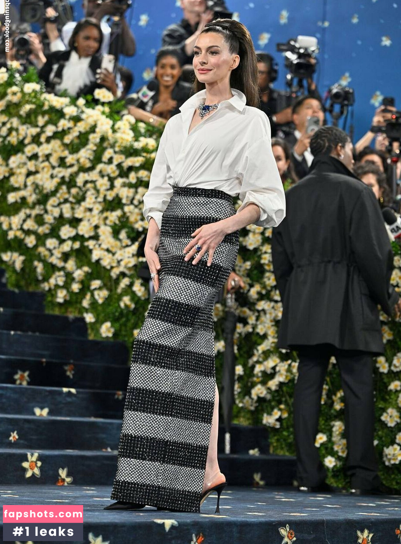 Anne Hathaway gallery photo #57