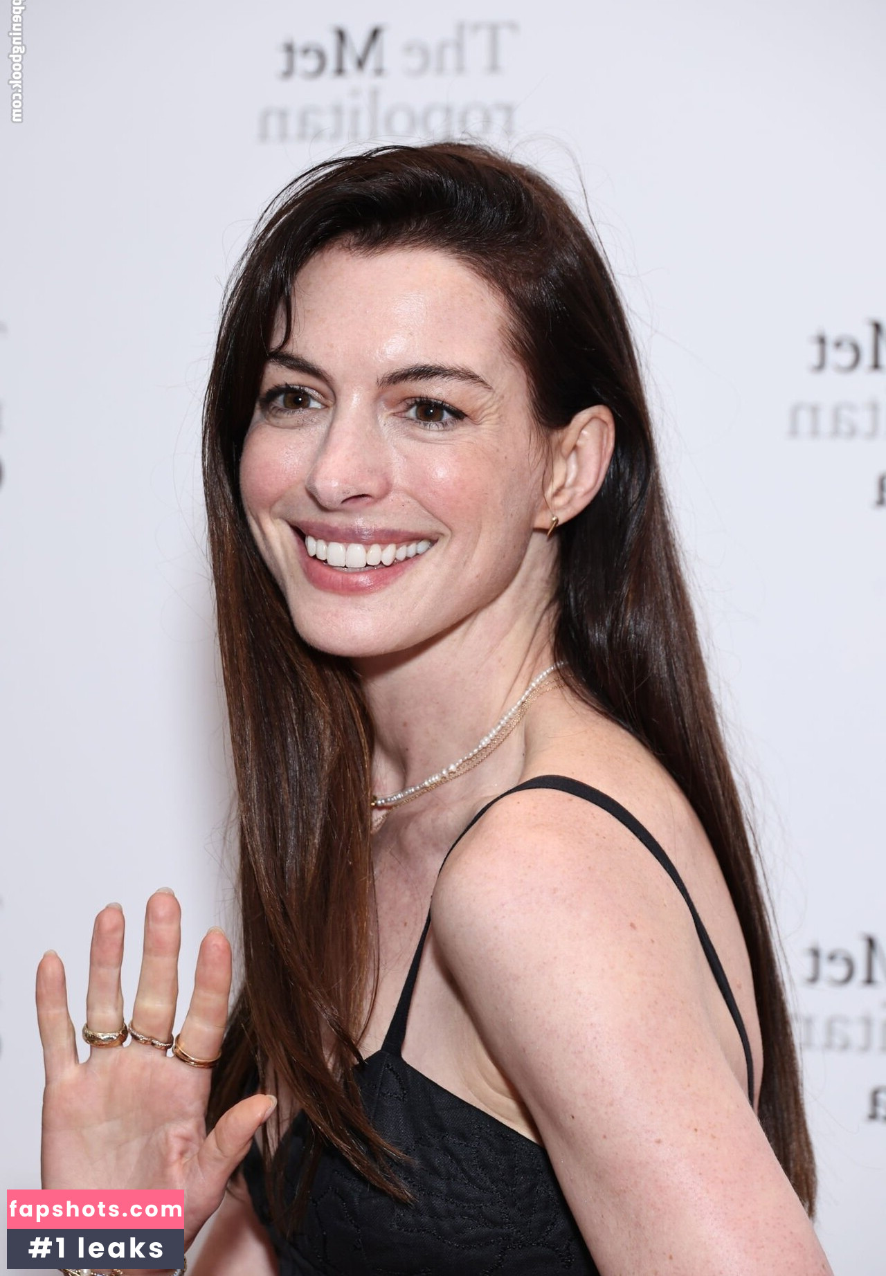 Anne Hathaway gallery photo #575