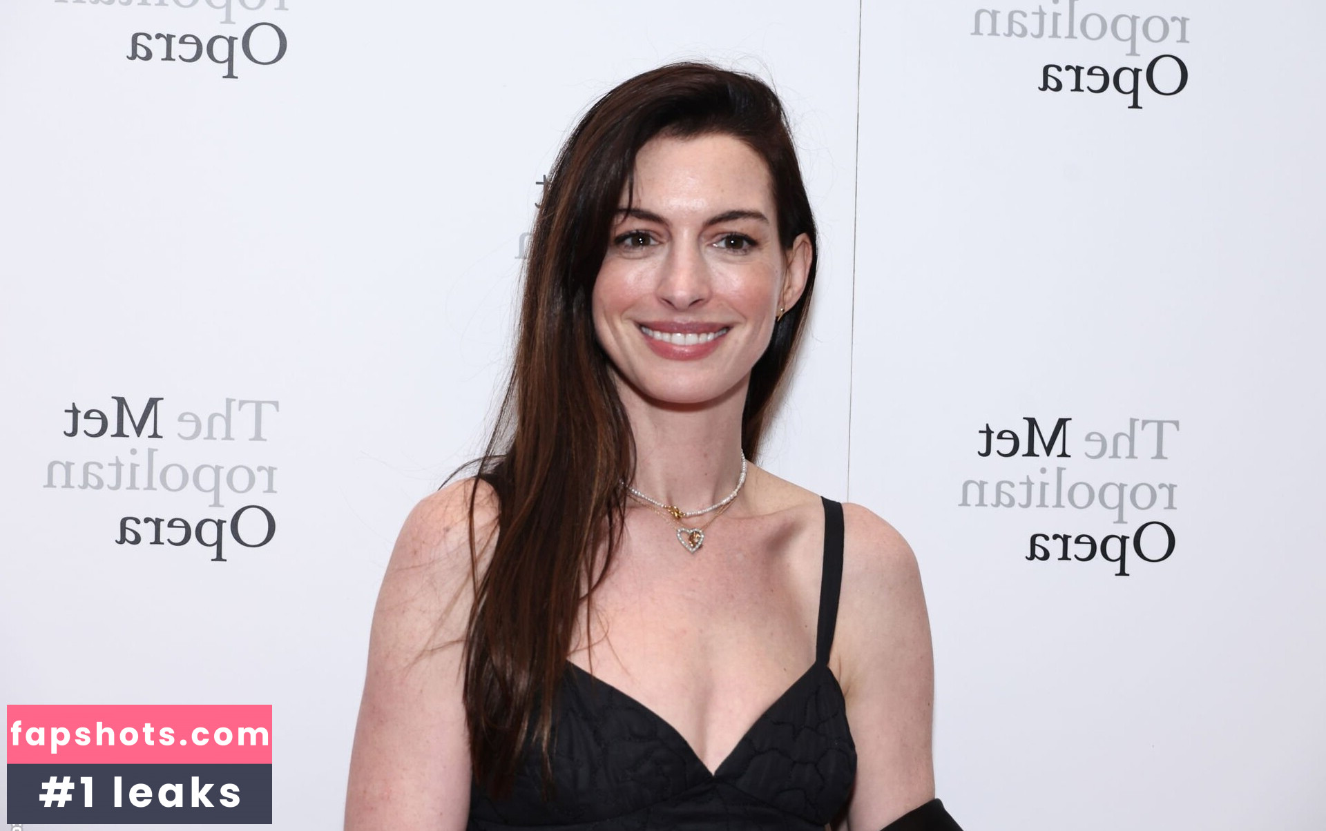 Anne Hathaway gallery photo #585