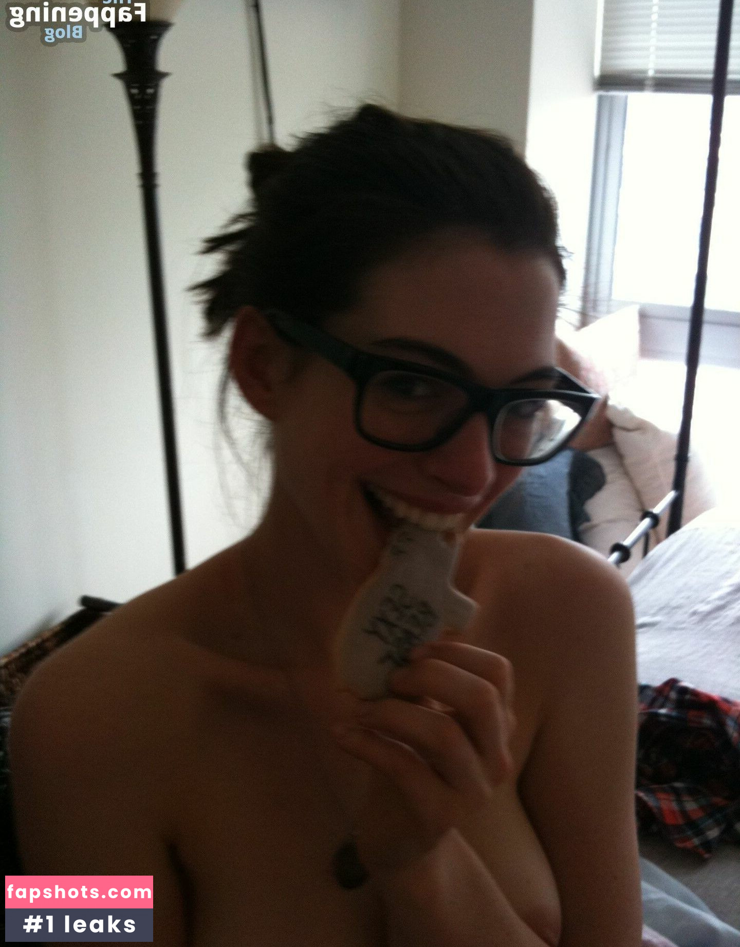 Anne Hathaway gallery photo #641