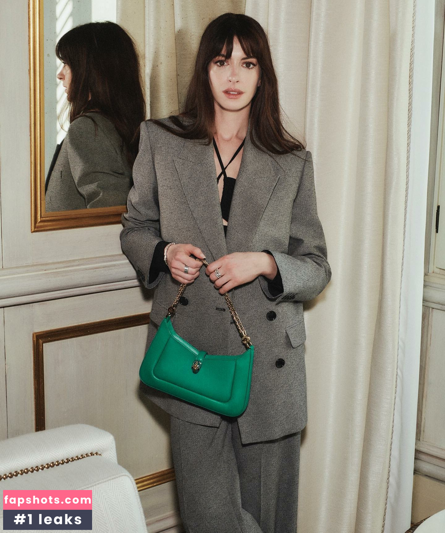 Anne Hathaway gallery photo #659