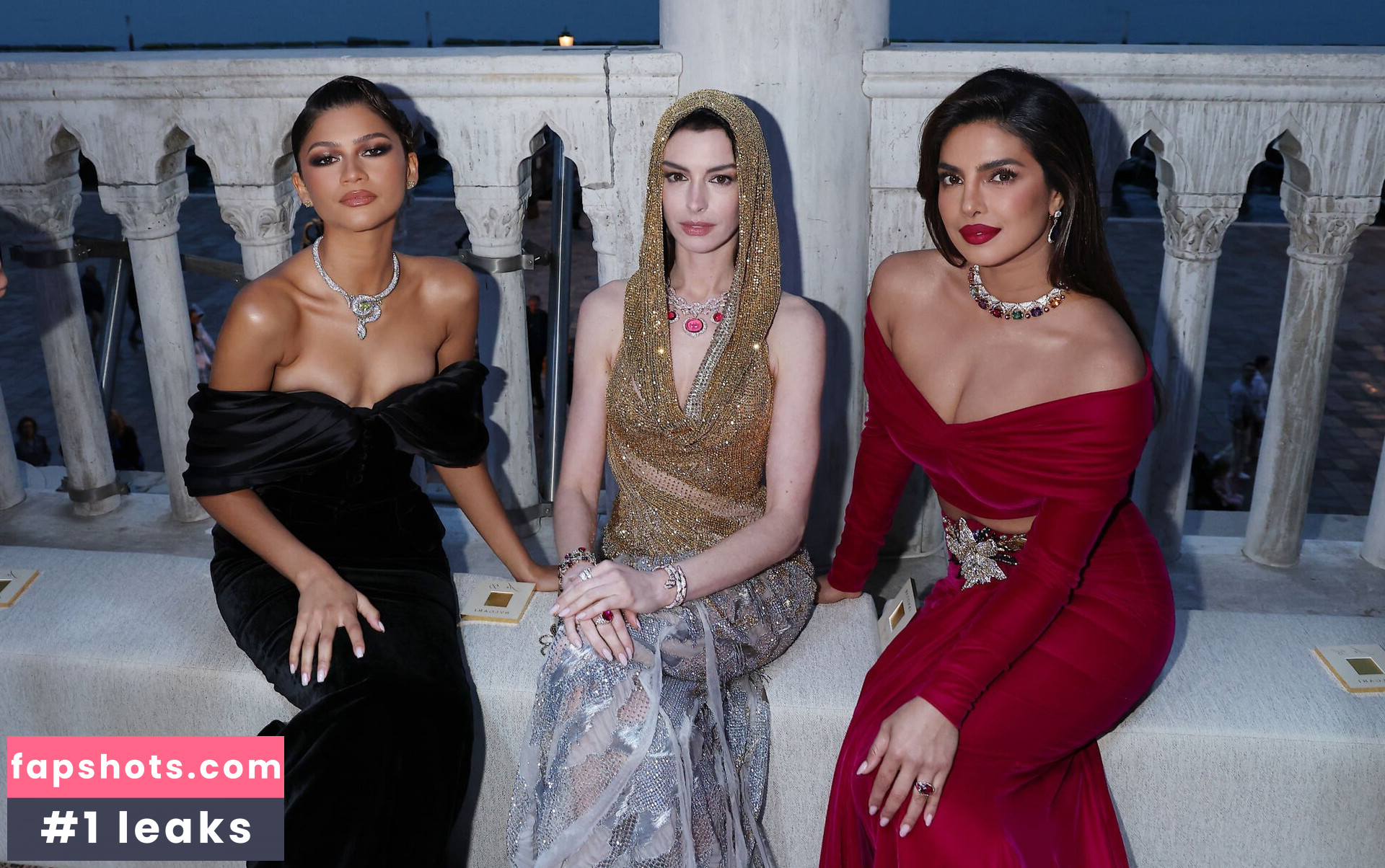 Anne Hathaway gallery photo #677