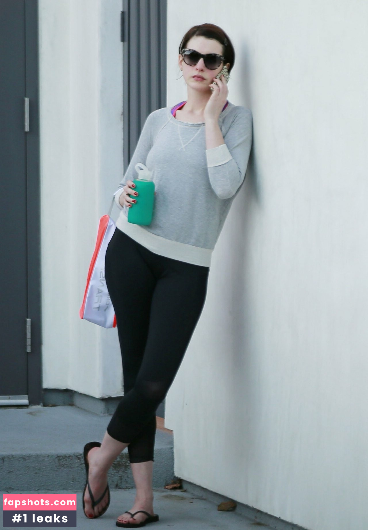 Anne Hathaway gallery photo #735