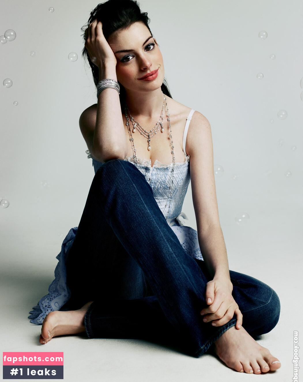 Anne Hathaway gallery photo #738