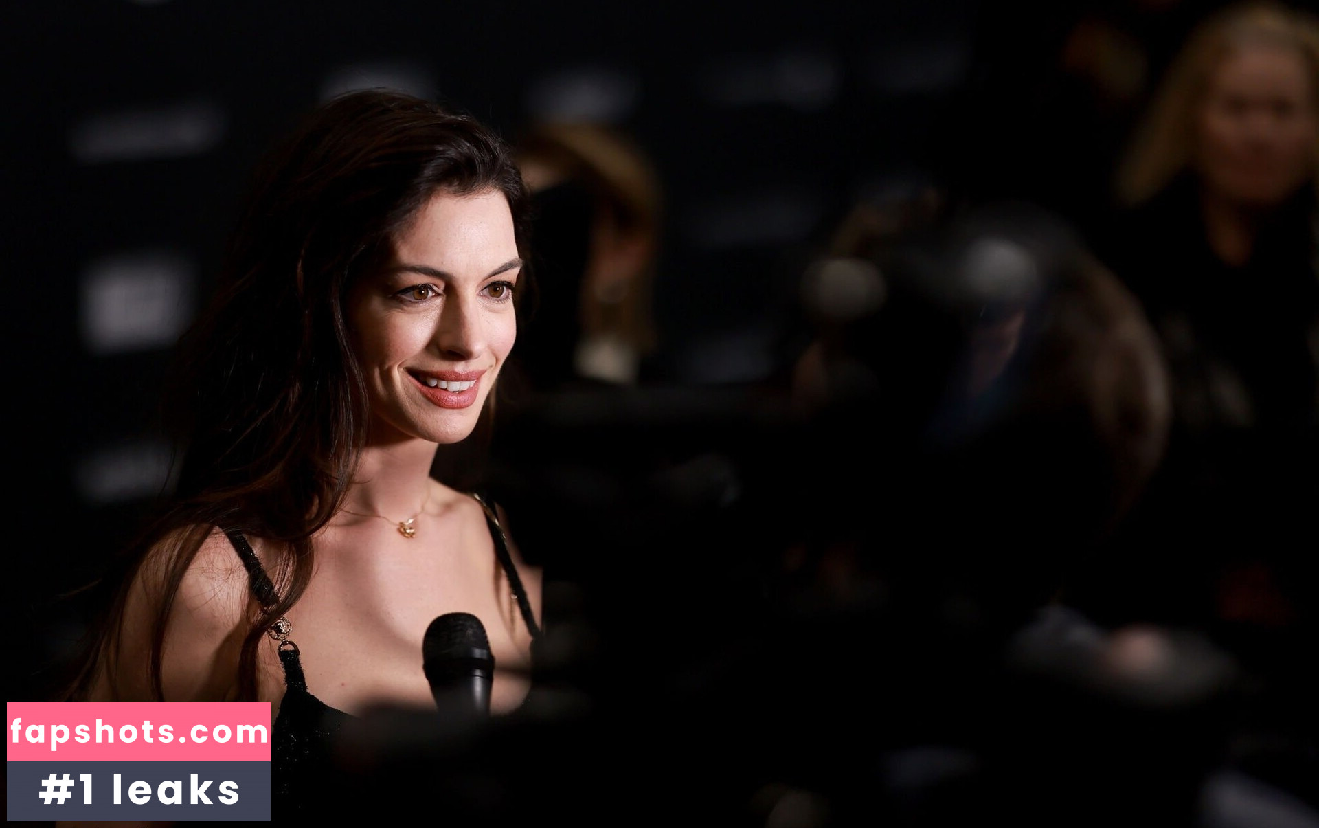 Anne Hathaway gallery photo #800
