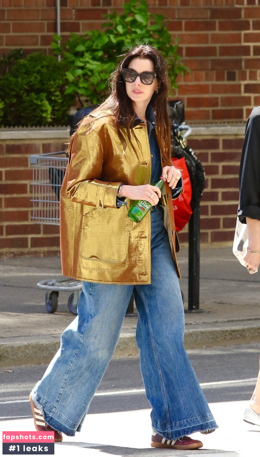 Anne Hathaway gallery photo #81