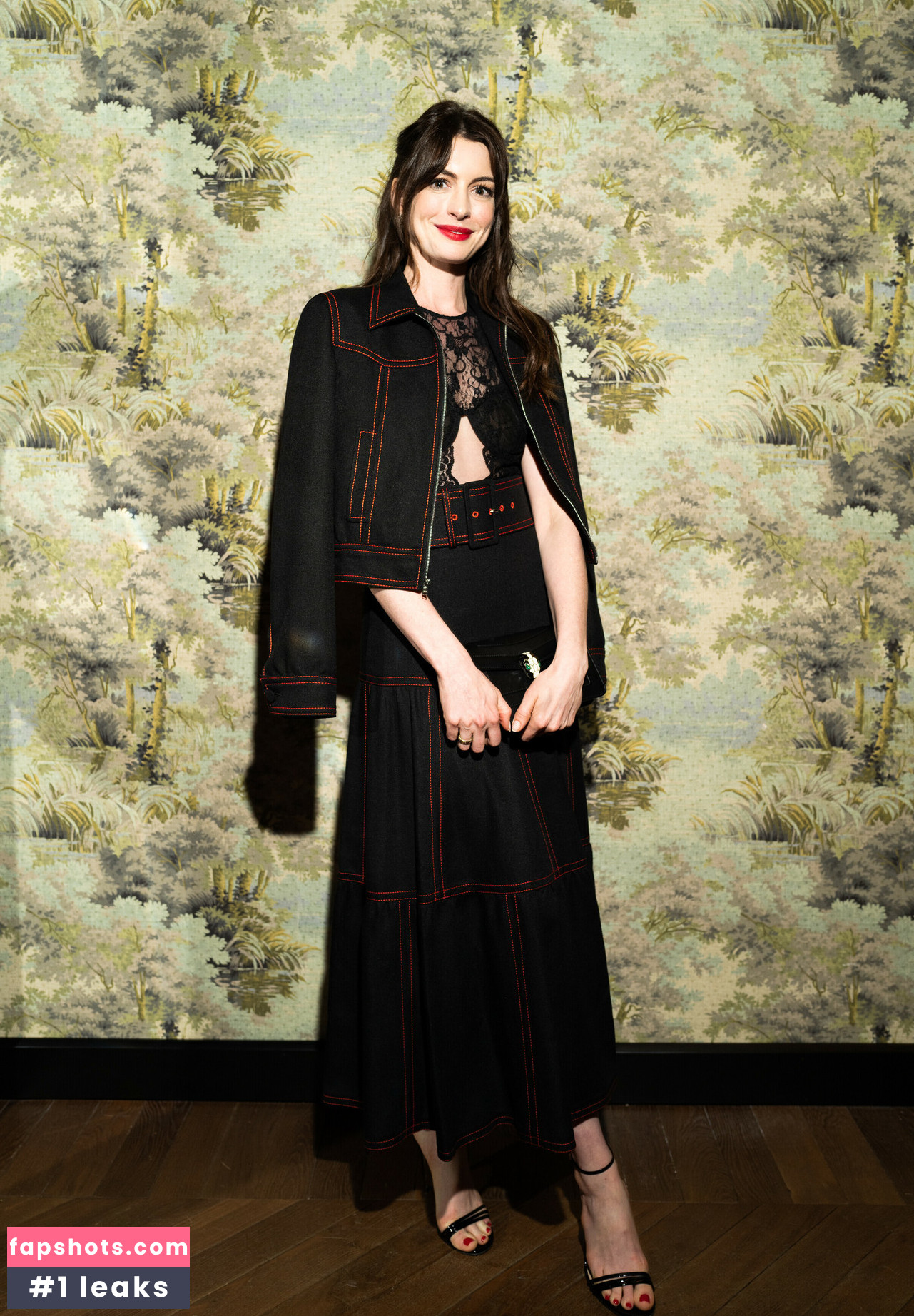 Anne Hathaway gallery photo #891