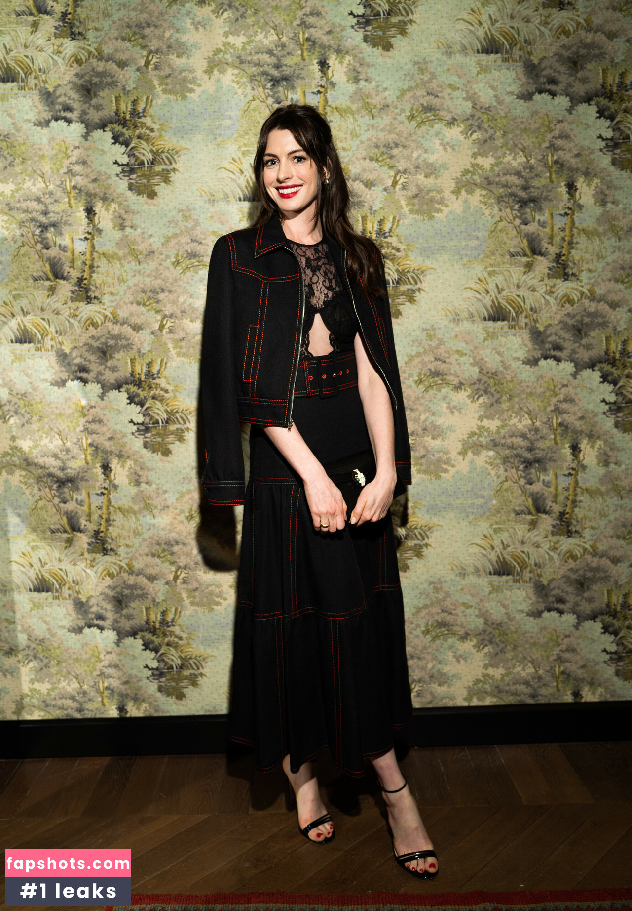 Anne Hathaway gallery photo #906