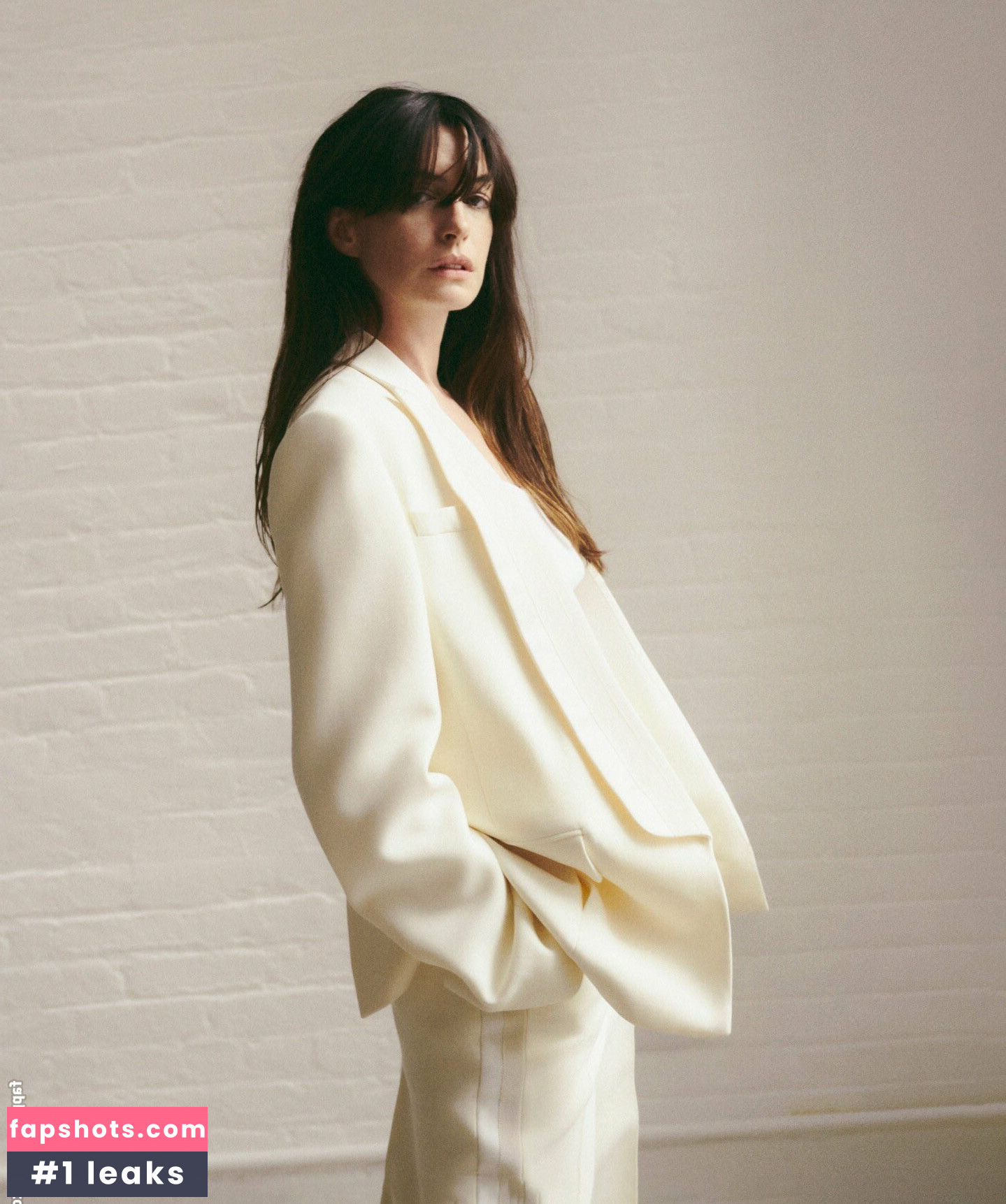 Anne Hathaway gallery photo #96