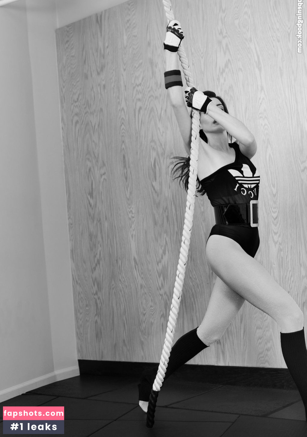 Anne Hathaway gallery photo #967