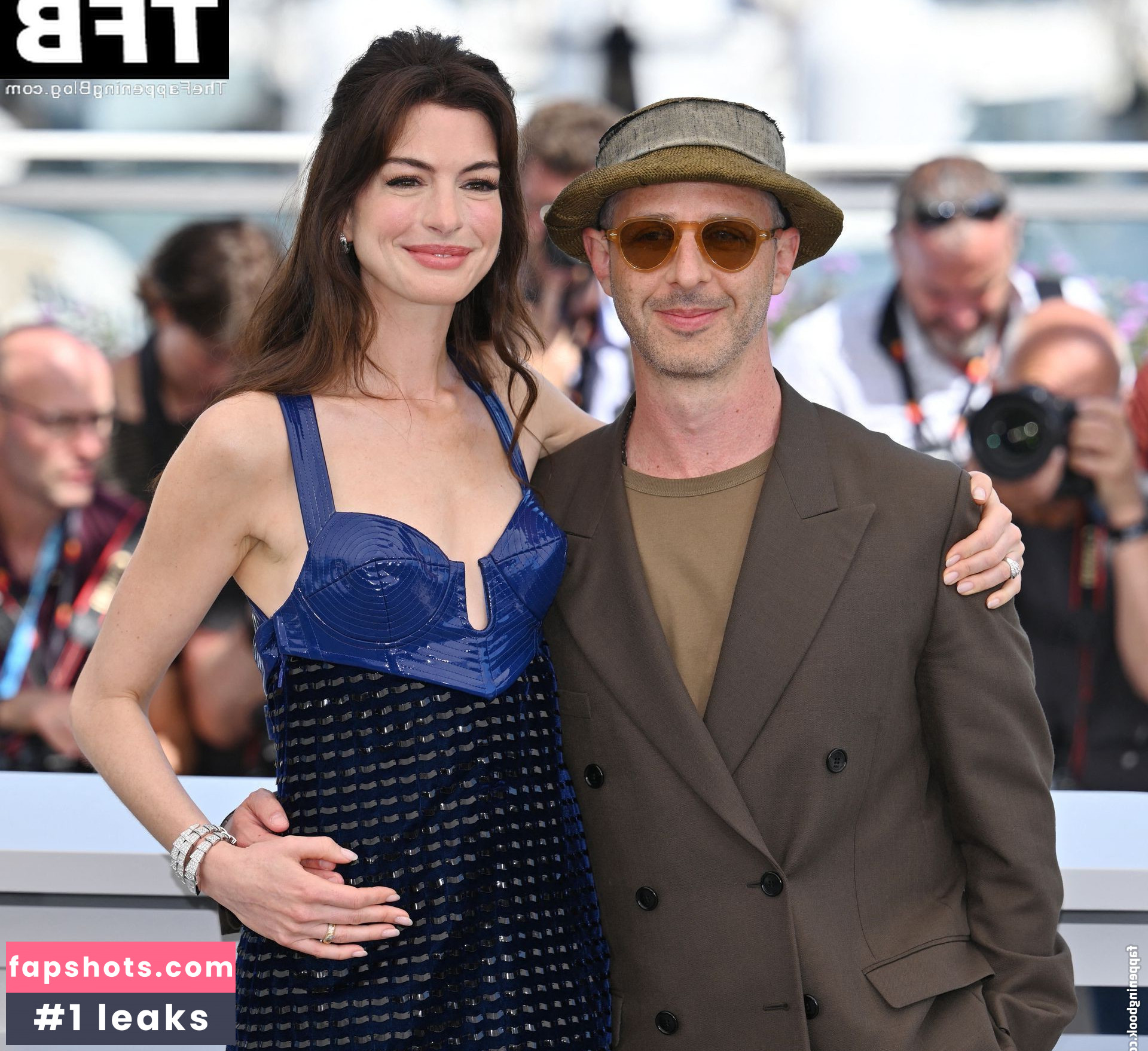 Anne Hathaway gallery photo #972