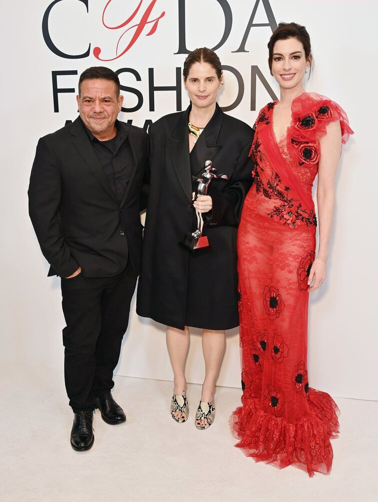 anne-hathaway gallery photo #1453