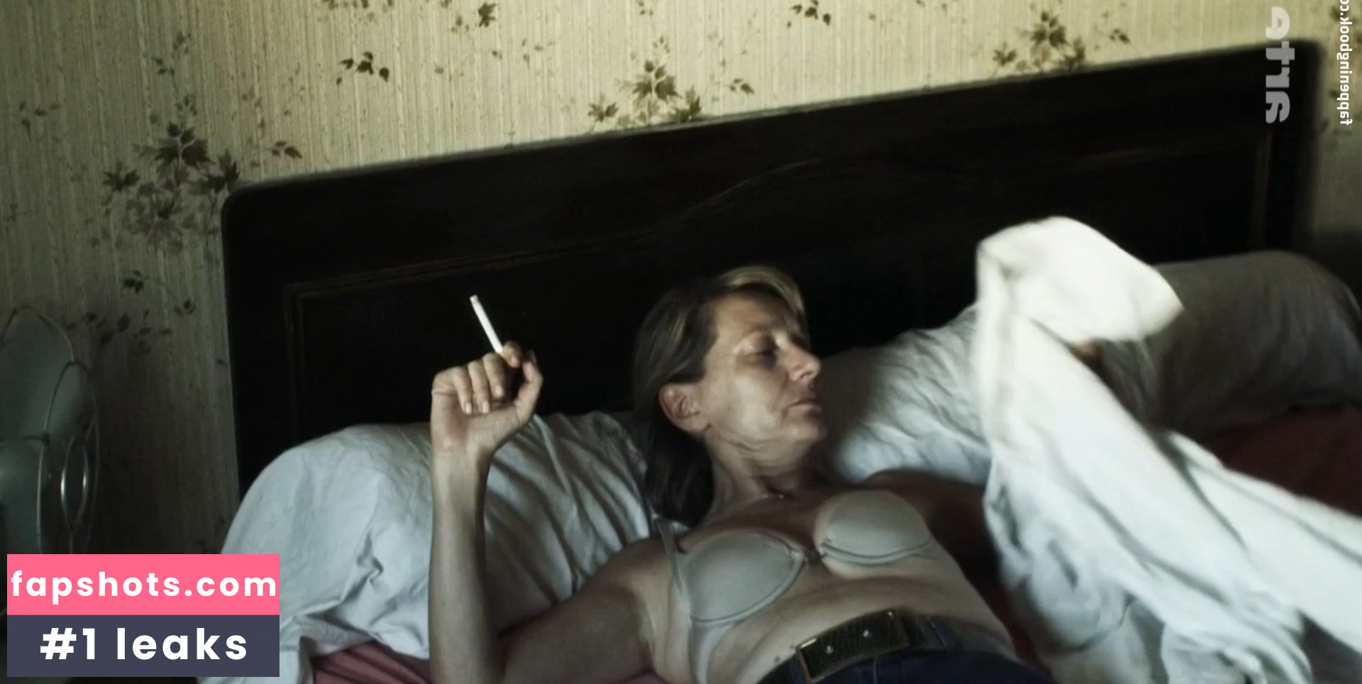 Anne Loiret nude babe gallery