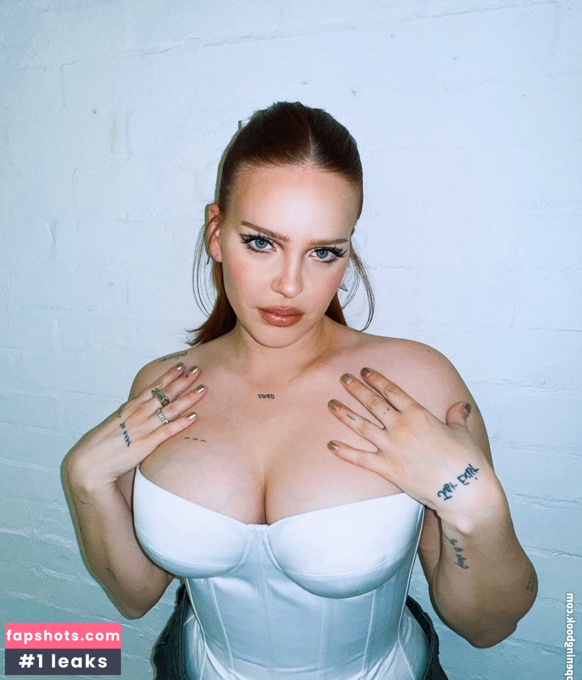 Anne-Marie gallery photo #2