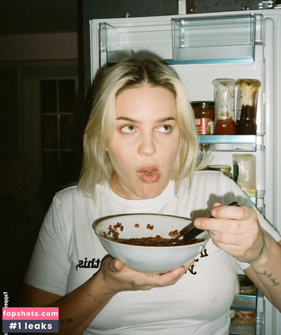 Anne-Marie gallery photo #16