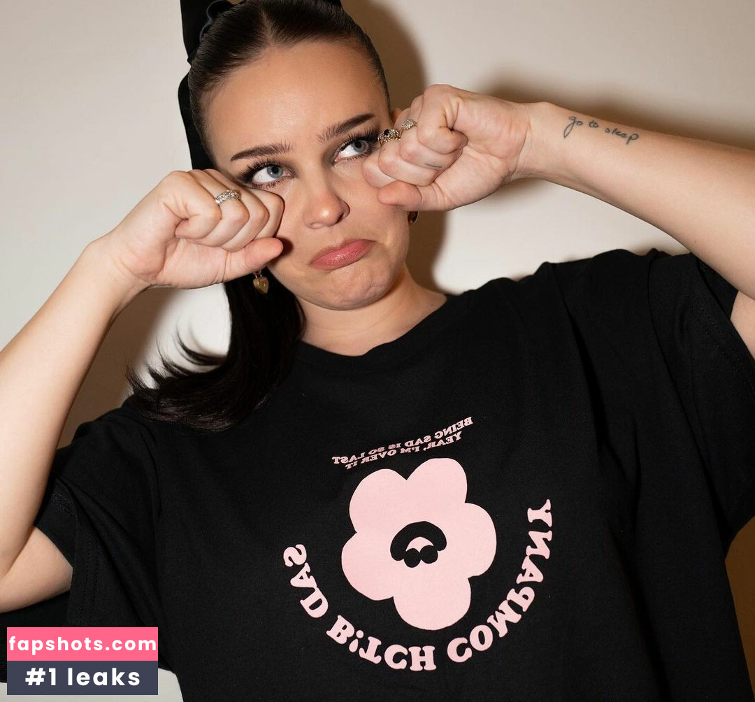 Anne-Marie gallery photo #24