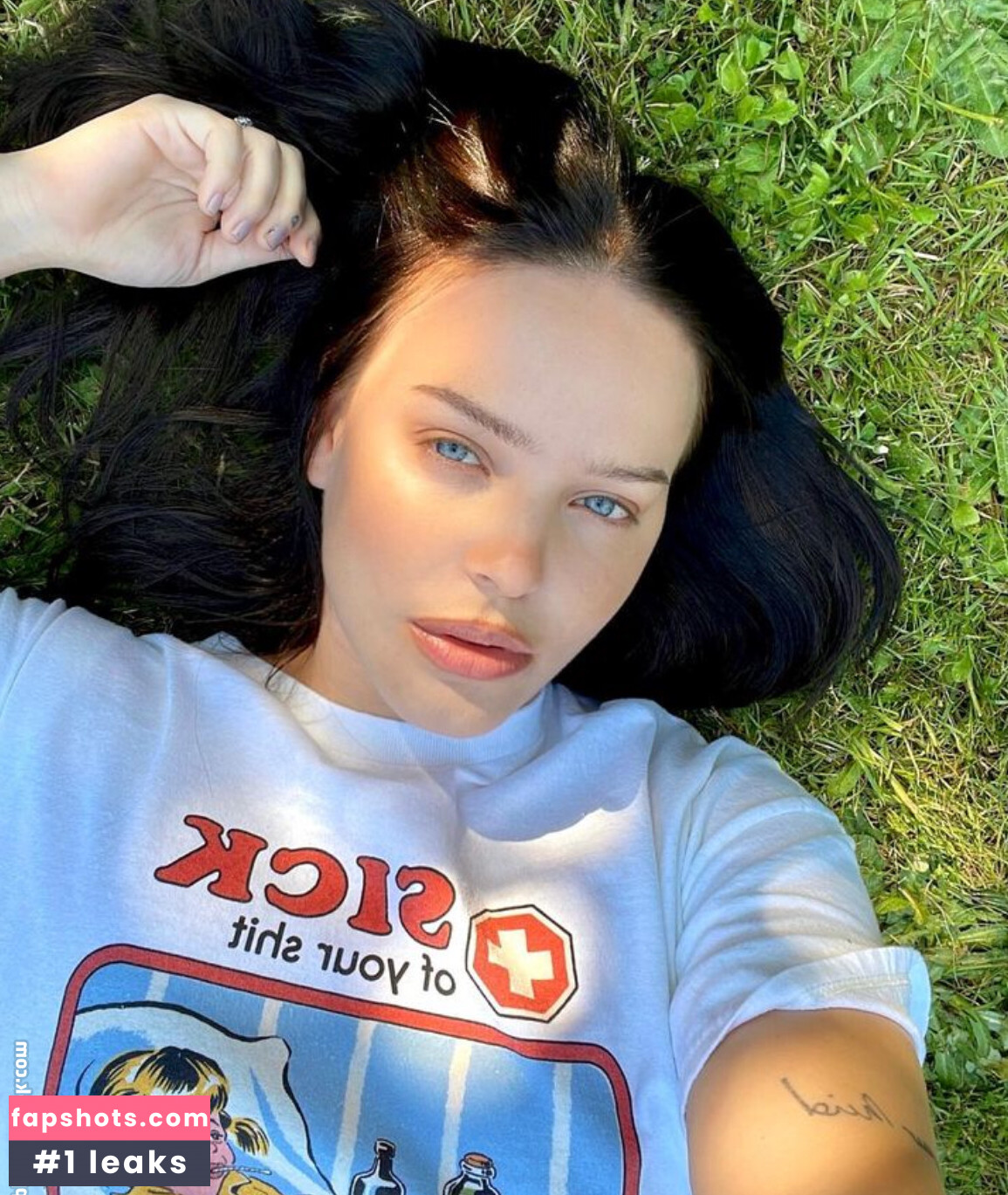 Anne-Marie gallery photo #33