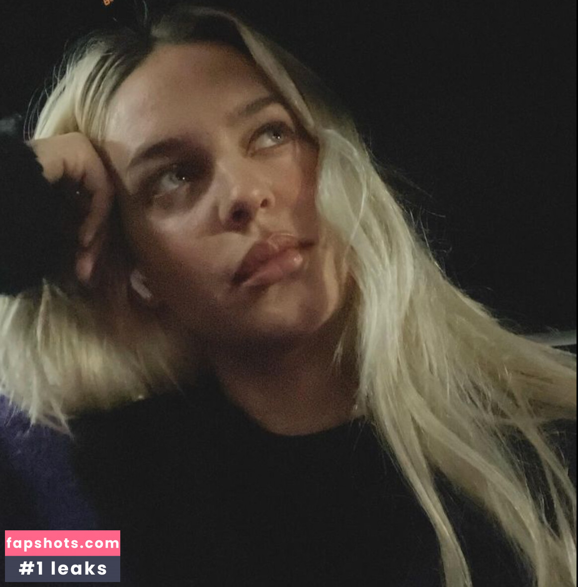 Anne-Marie gallery photo #36