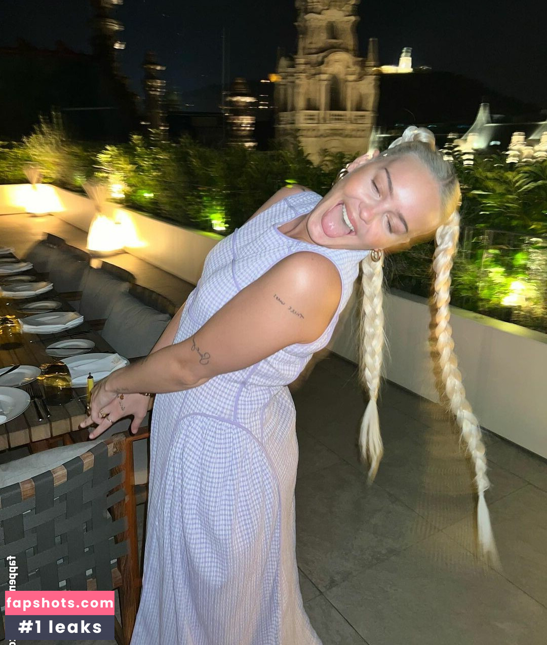 Anne-Marie gallery photo #39