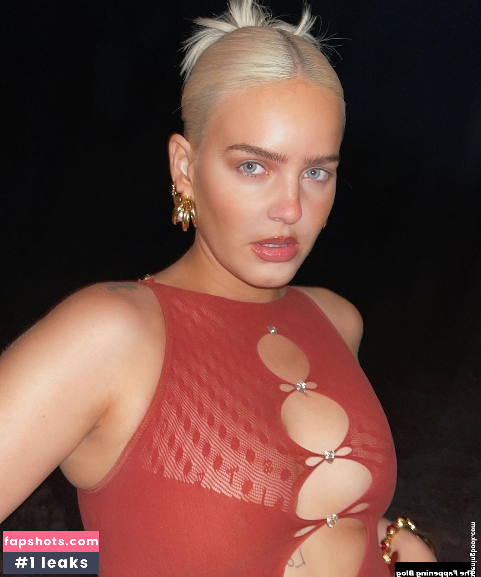 Anne-Marie gallery photo #47