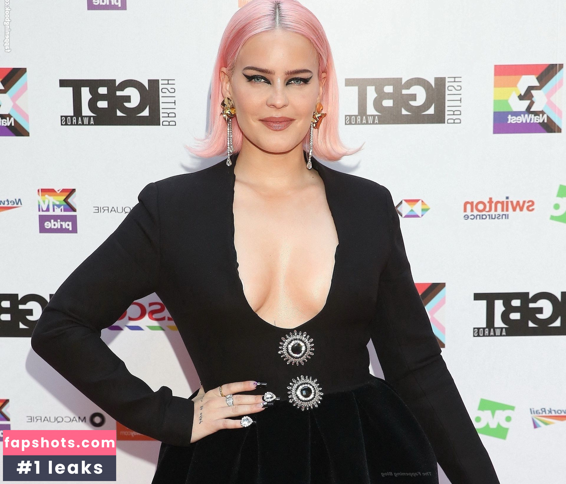 Anne-Marie gallery photo #75