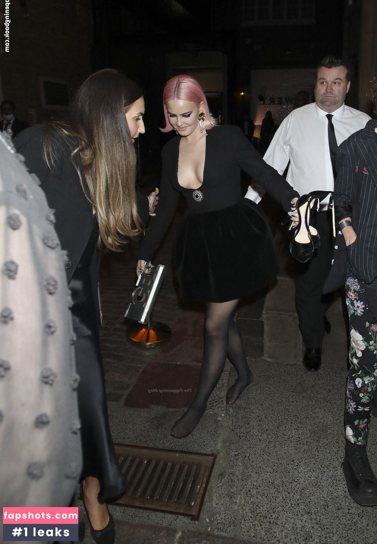 Anne-Marie gallery photo #77