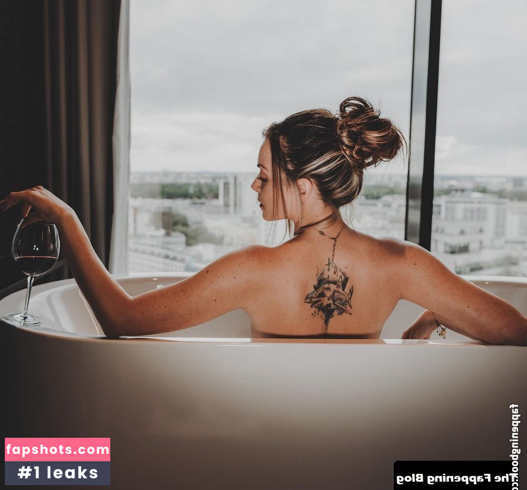 Anne Menden gallery photo #29