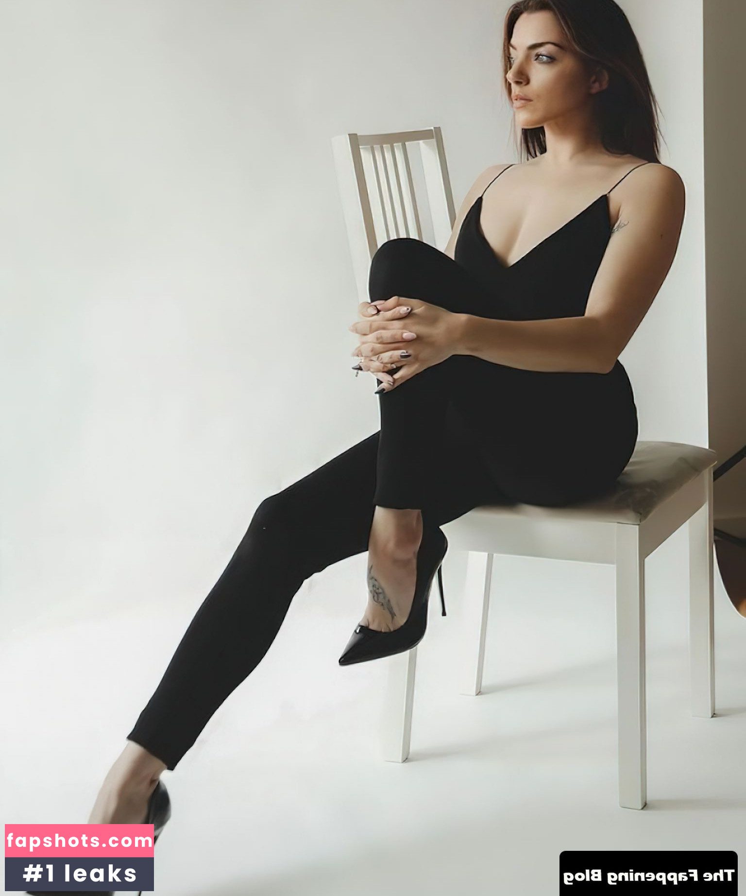 Anne Menden gallery photo #30