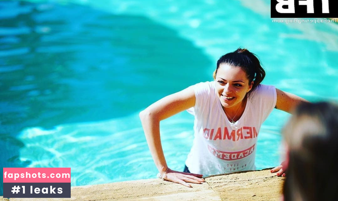 Anne Menden gallery photo #46