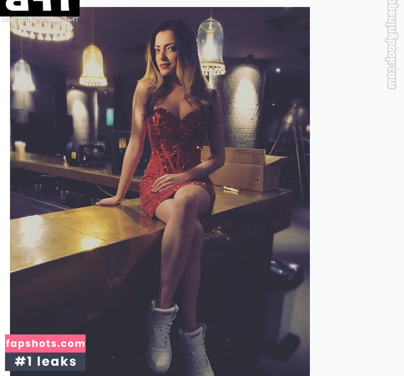 Anne Menden gallery photo #50