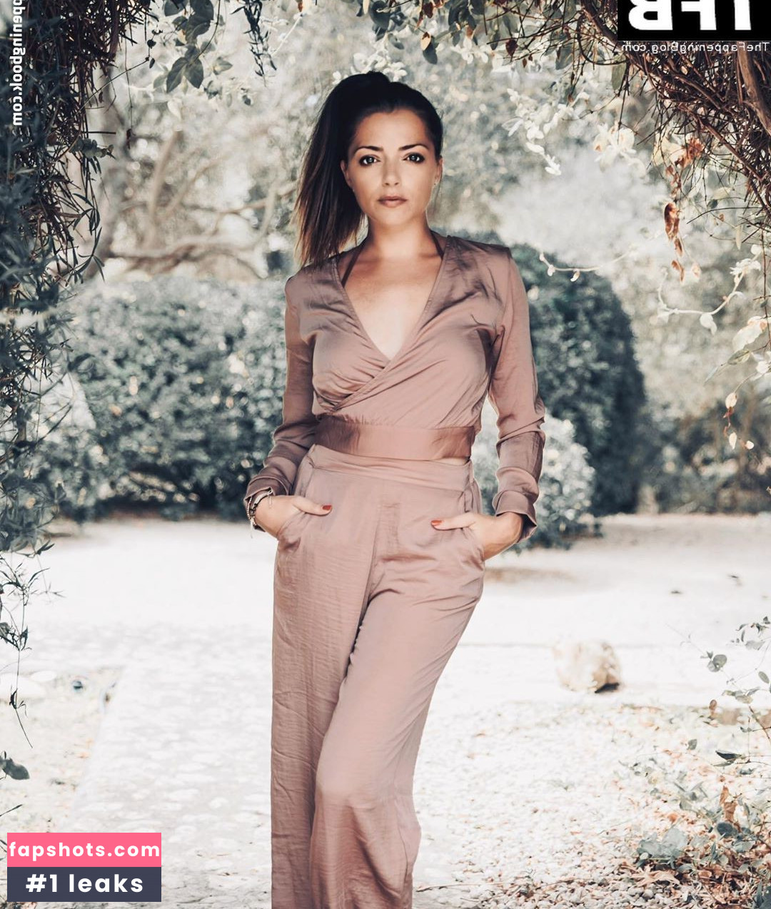 Anne Menden gallery photo #67