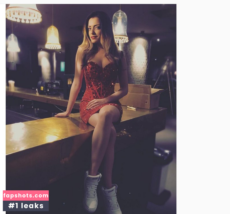 Anne Menden gallery photo #84