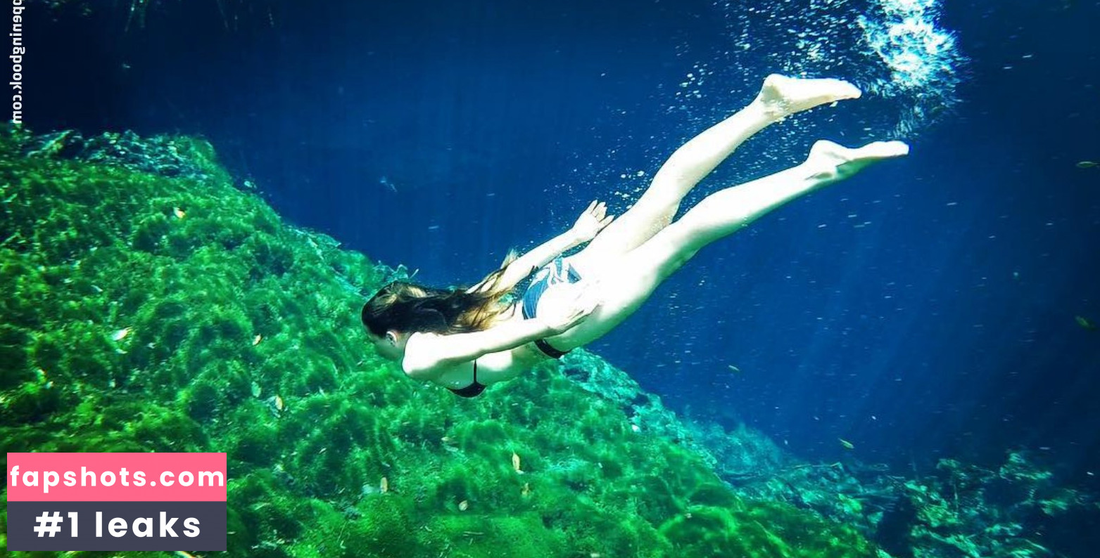 Anne Menden gallery photo #86