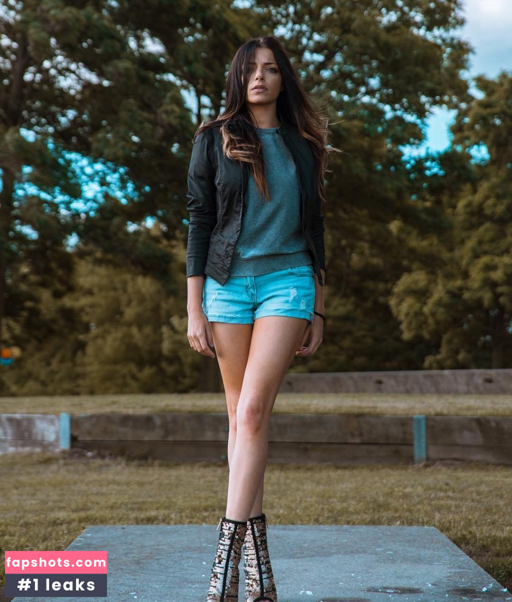 Anne Menden gallery photo #90