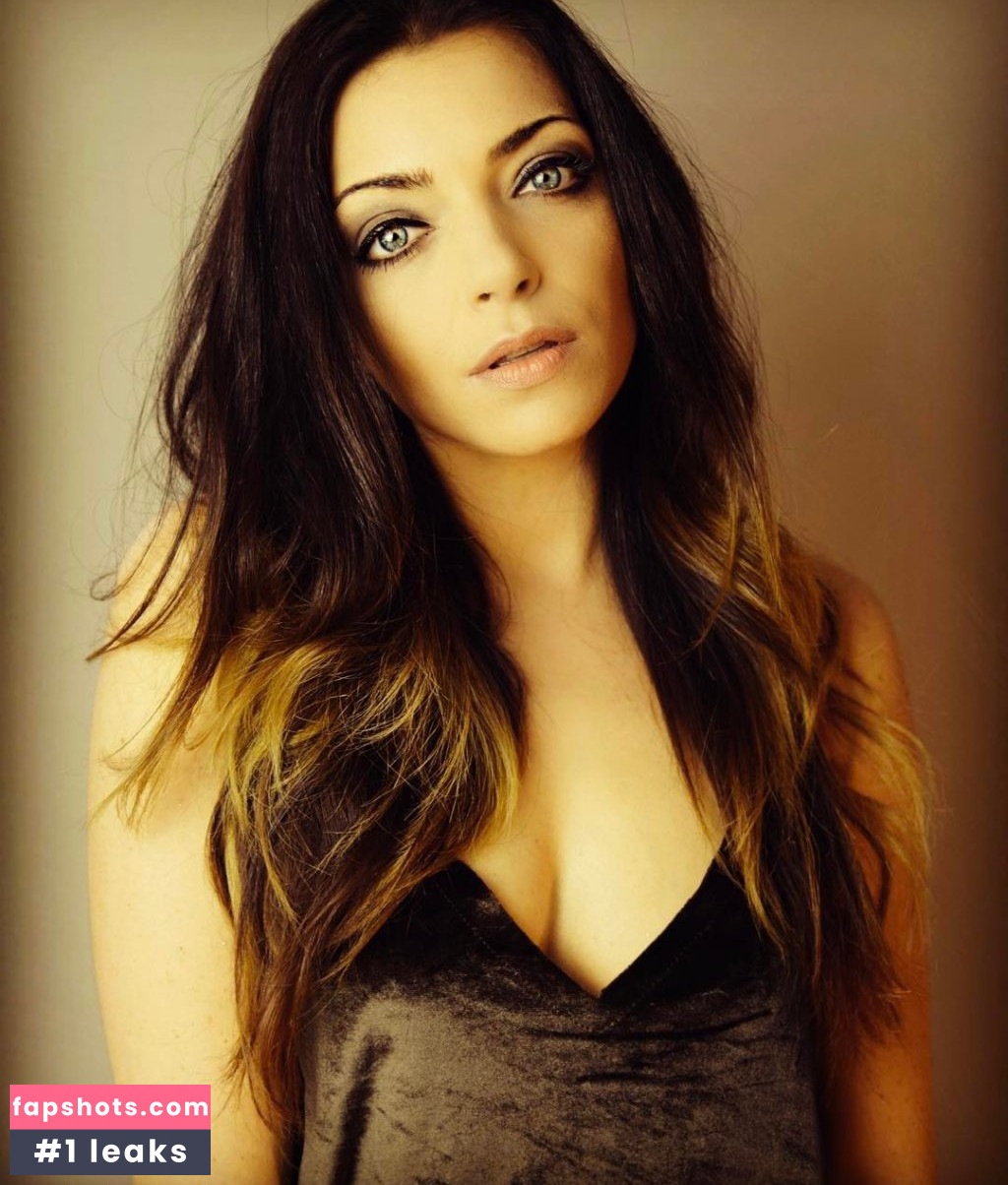 Anne Menden gallery photo #91