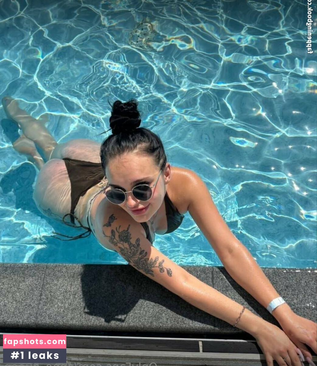 anne_queen gallery photo #12