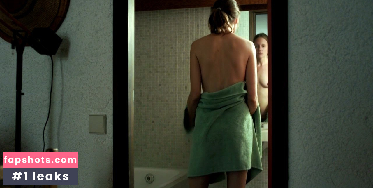 Anne Ratte-Polle gallery photo #35