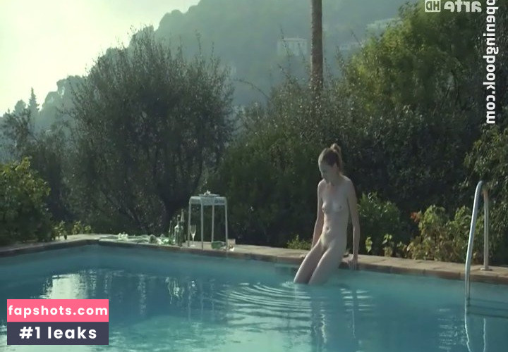 Anne Ratte-Polle gallery photo #43