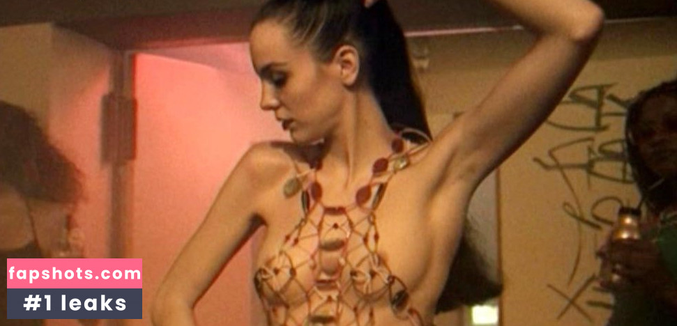 Anne Sarah Hartung nude babe gallery