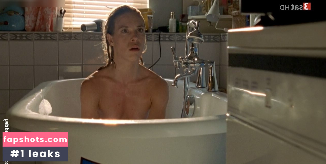 Anneke Kim Sarnau gallery photo #12