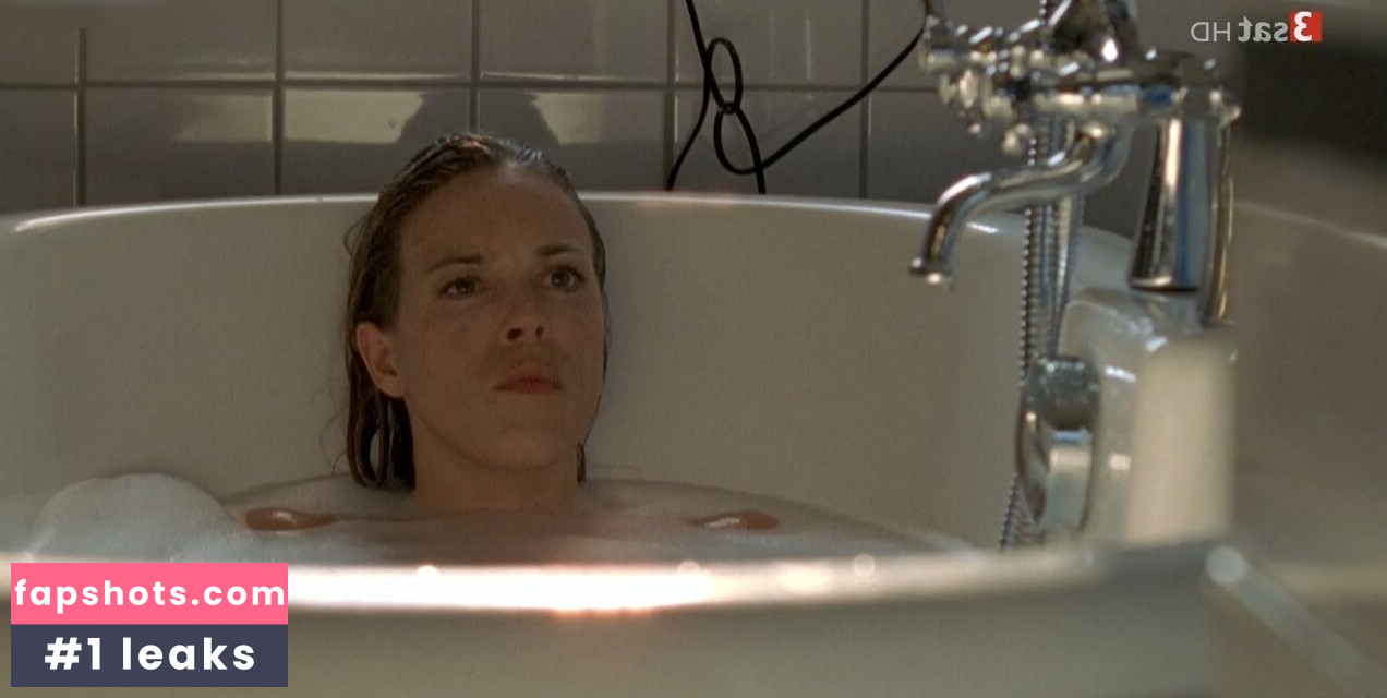 Anneke Kim Sarnau gallery photo #13