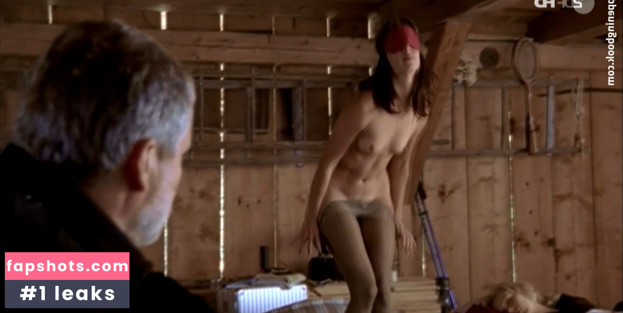 Anneke Schwabe gallery photo #2