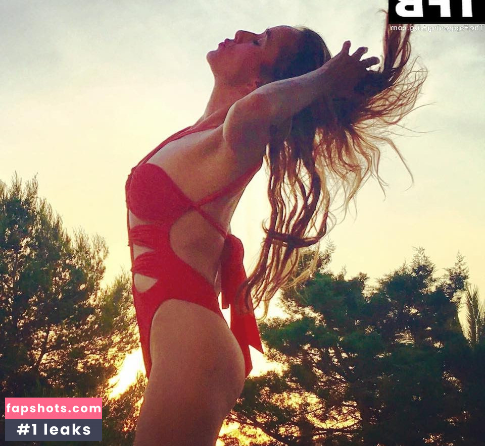 Annemarie Carpendale Nude Leaks OnlyFans Photos #283 - Fapshots