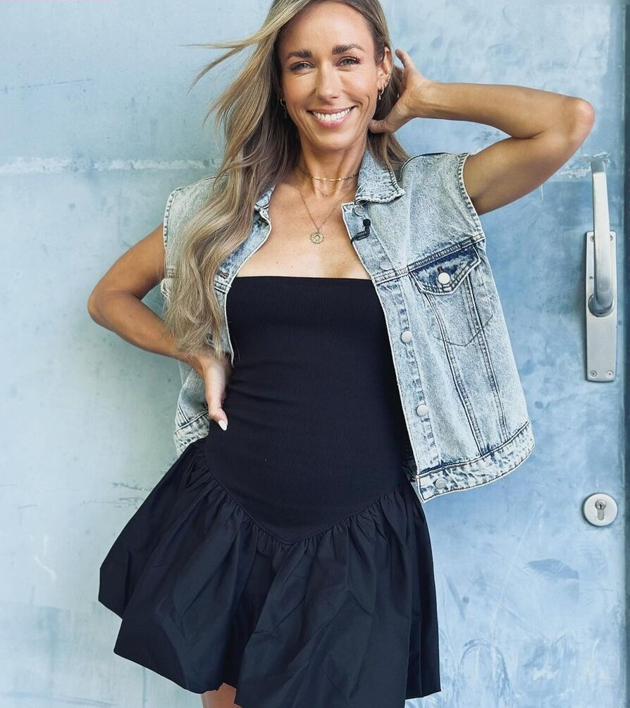 annemarie-carpendale Nude Leaks OnlyFans Photos #233 - LeakJerk