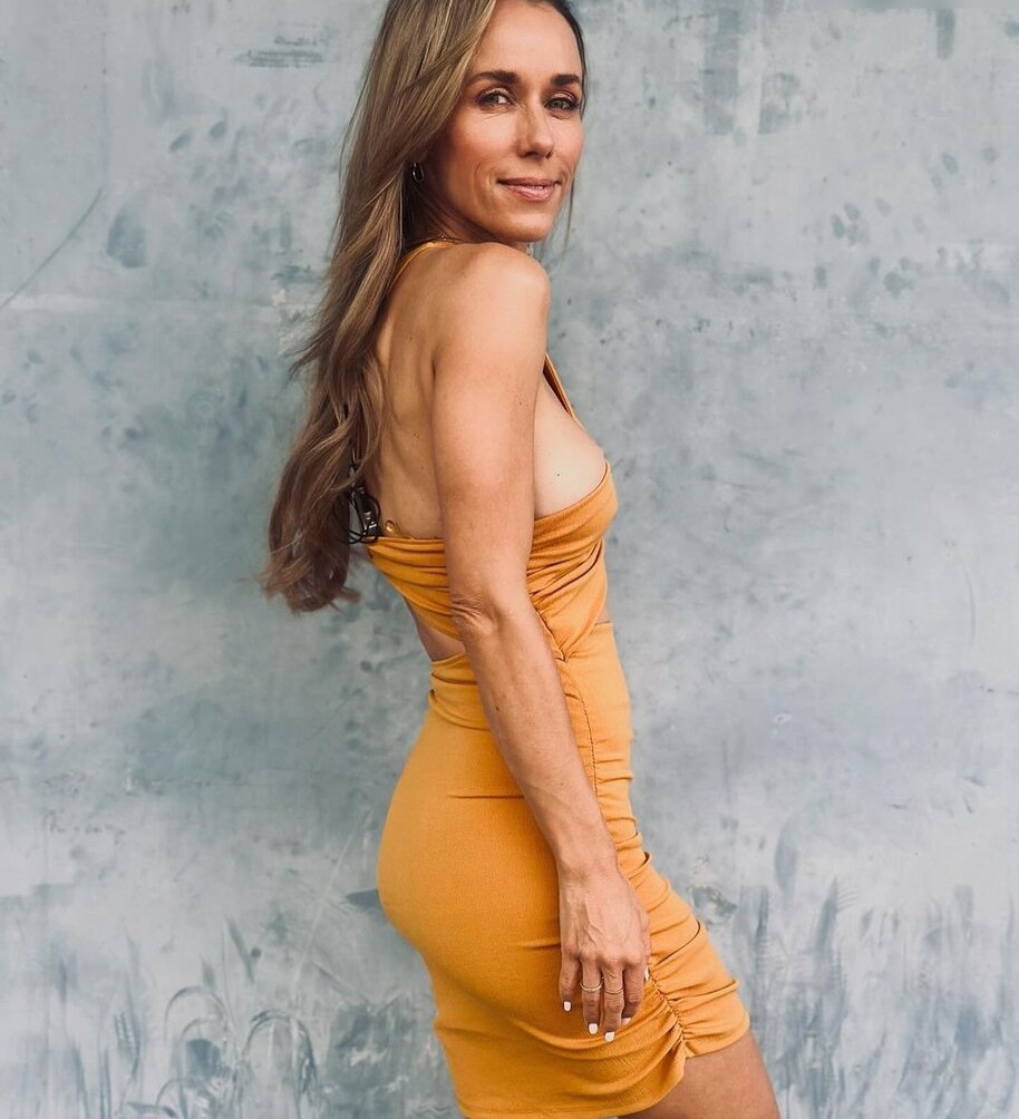 annemarie-carpendale Nude Leaks OnlyFans Photos #315 - LeakJerk