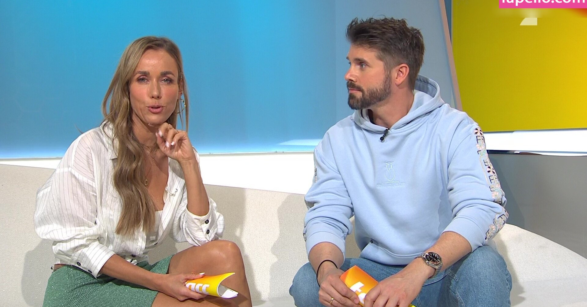 annemarie-carpendale Nude Leaks OnlyFans Photos #401 - LeakJerk