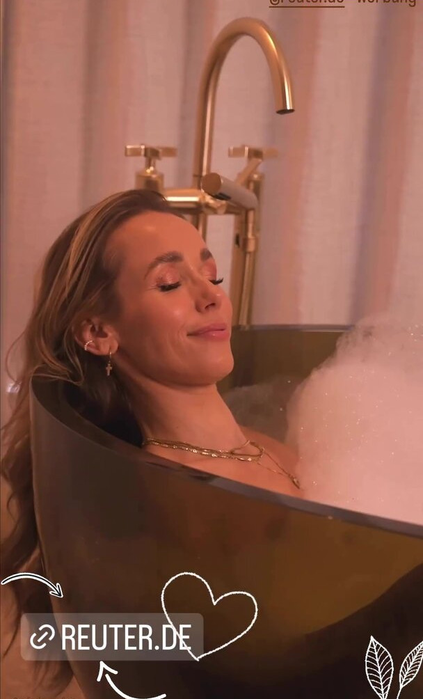 annemarie-carpendale Nude Leaks OnlyFans Photos #430 - LeakJerk