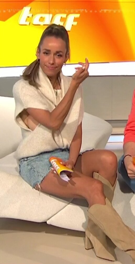 annemarie-carpendale Nude Leaks OnlyFans Photos #479 - LeakJerk