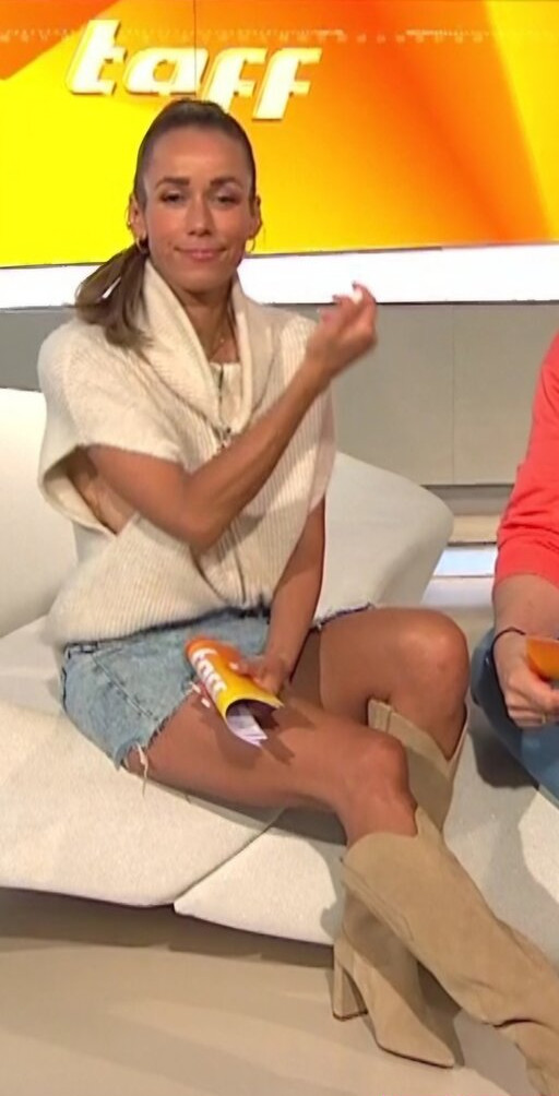 annemarie-carpendale Nude Leaks OnlyFans Photos #480 - LeakJerk