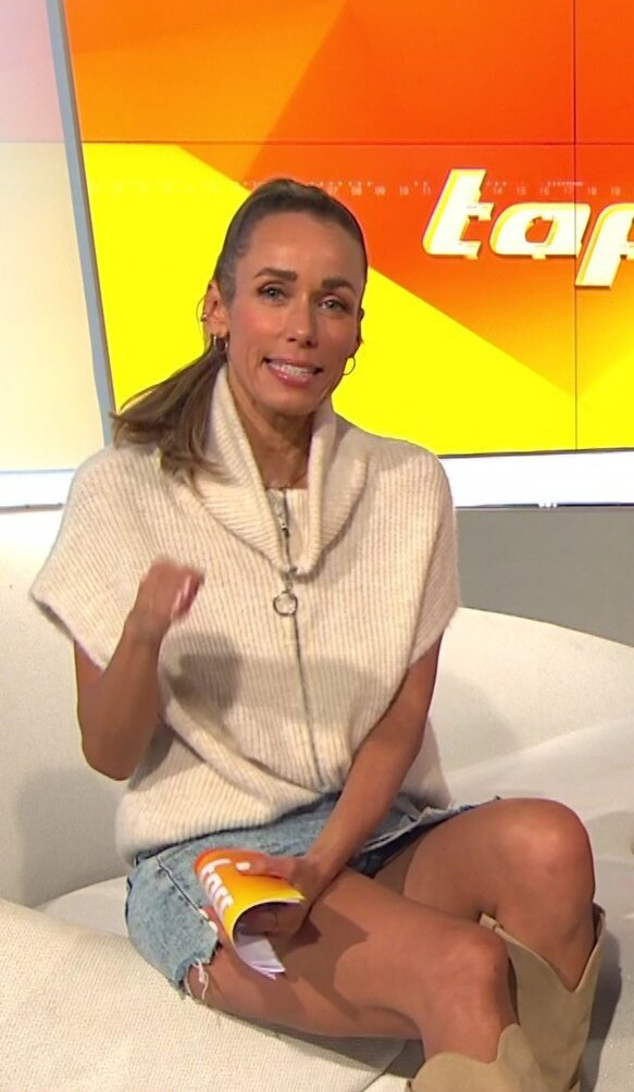 annemarie-carpendale Nude Leaks OnlyFans Photos #495 - LeakJerk